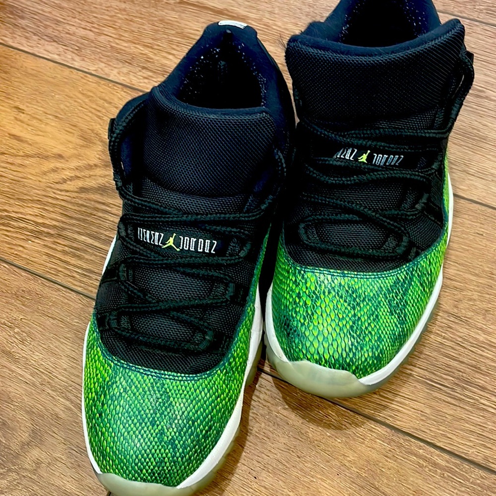 Air Jordan 11 retro low green snakeskin